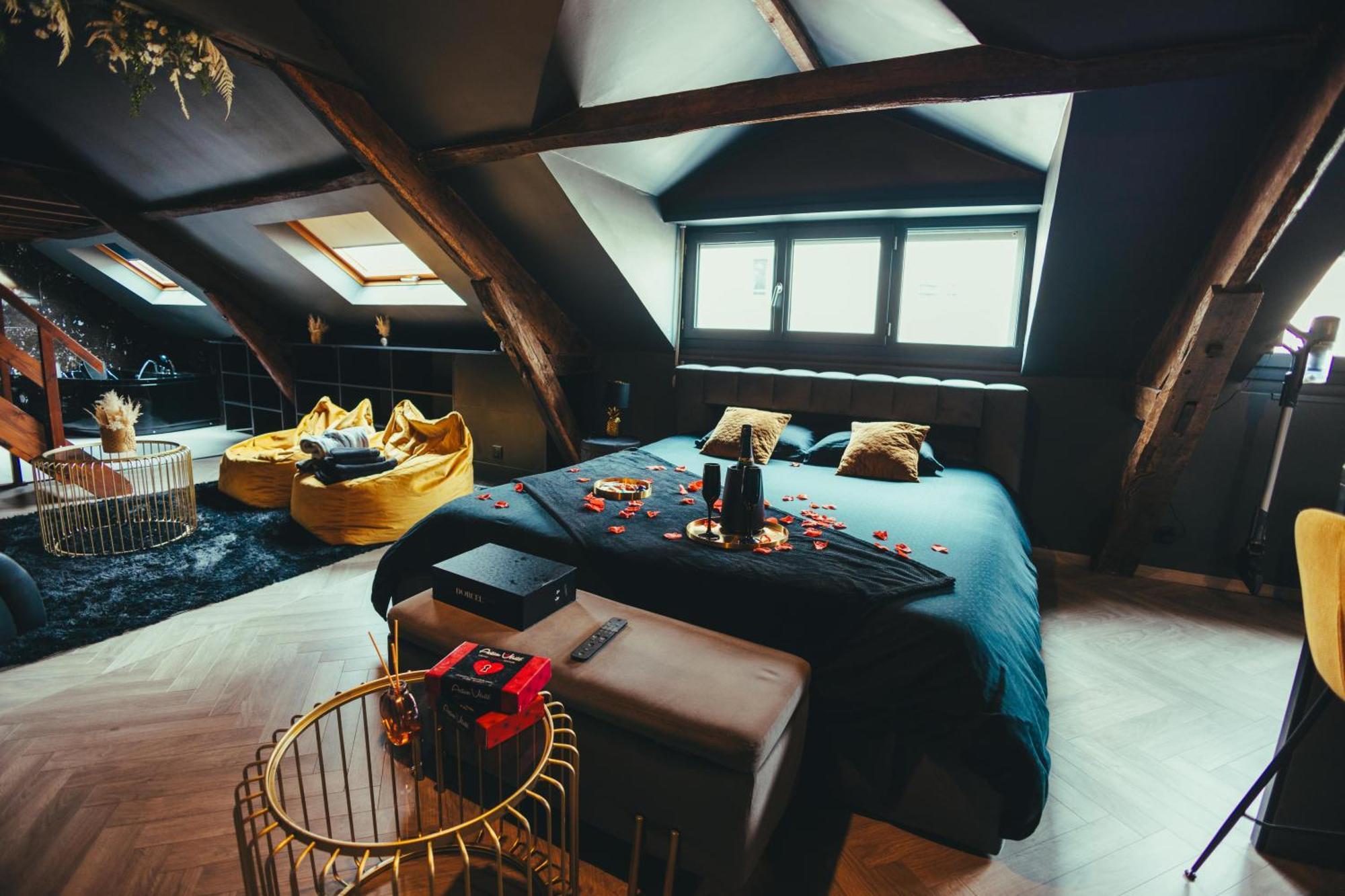 La Marble Room - Suite Balneo & Sauna Angers Exterior foto