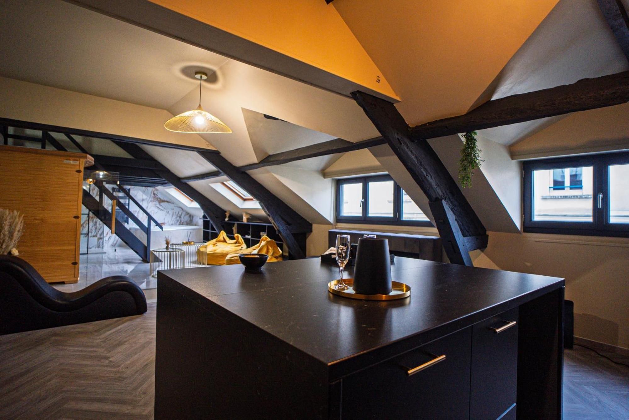 La Marble Room - Suite Balneo & Sauna Angers Exterior foto